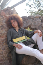 Load image into Gallery viewer, Ellen Plain · Clutch