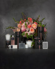 Load image into Gallery viewer, NEST Rose Noir & Oud Classic Candle