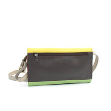 Load image into Gallery viewer, Ellen Plain · Clutch

