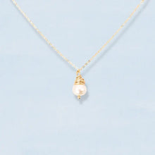 Load image into Gallery viewer, Simple Gold Wrapped Pearl Necklace
