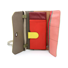 Load image into Gallery viewer, Ellen Plain · Clutch
